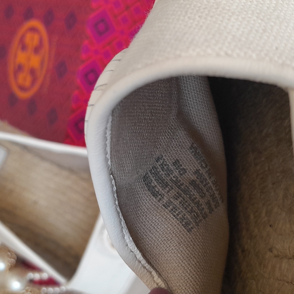 Tory Burch Gorgeous Denim Loafers! - Picture 4 of 14